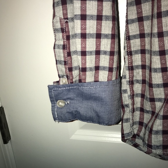 Long sleeve men’s button up. Never worn - Picture 3 of 4